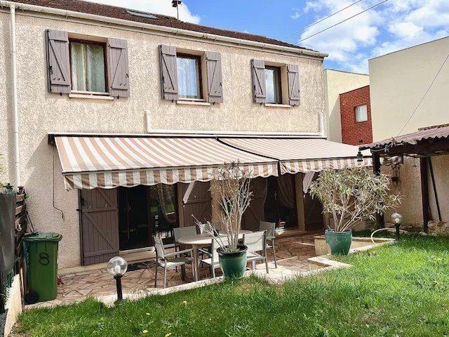 Maison - 92 m² - 5 pièces