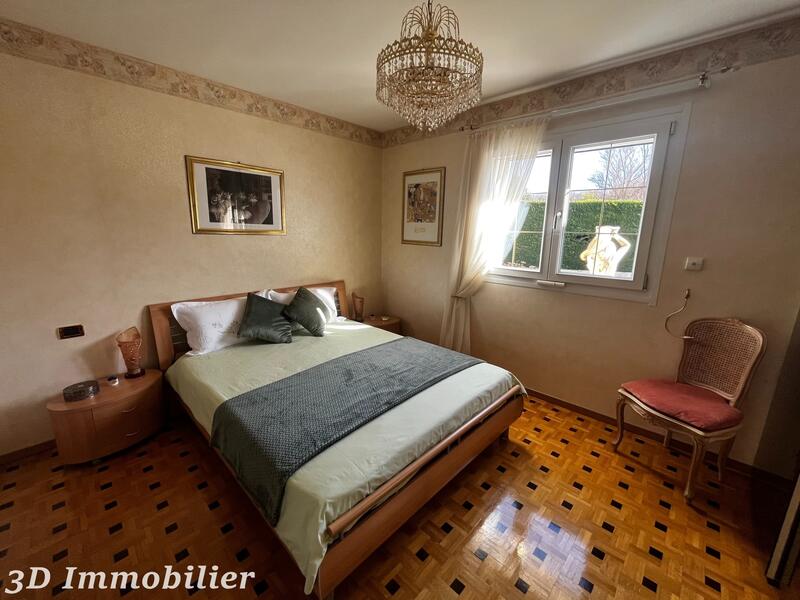 Maison - 211 m² - 10 pièces