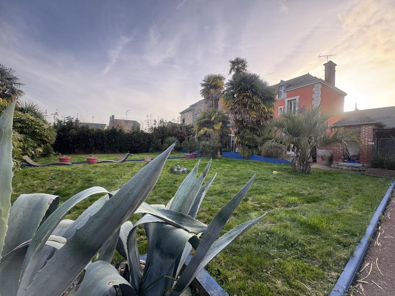 Maison - 205 m² - 8 pièces