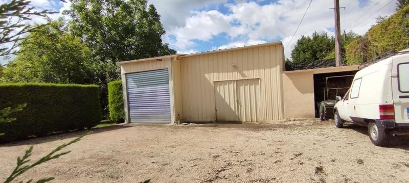 Propriété - 240 m² - 6 pièces