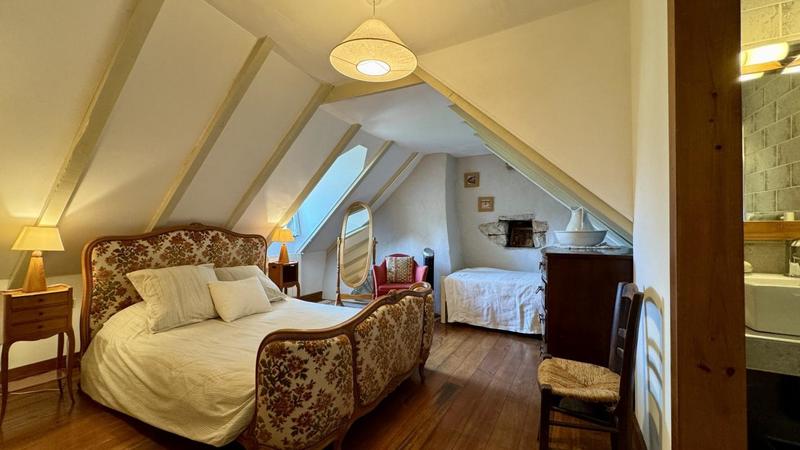 Maison - 150 m² - 8 pièces