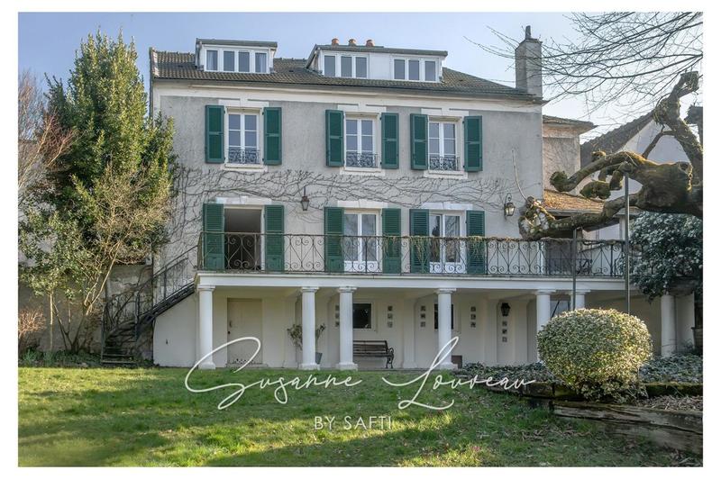 Villa - 253 m² - 10 pièces