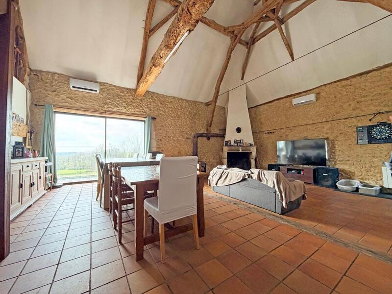 Maison - 324 m² - 10 pièces