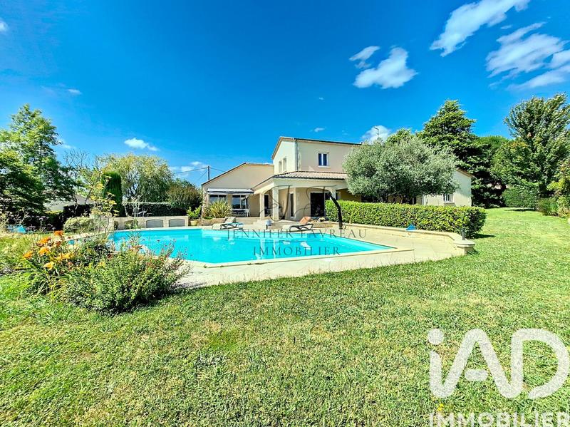 Maison de maîtres - 257 m² - 8 pièces