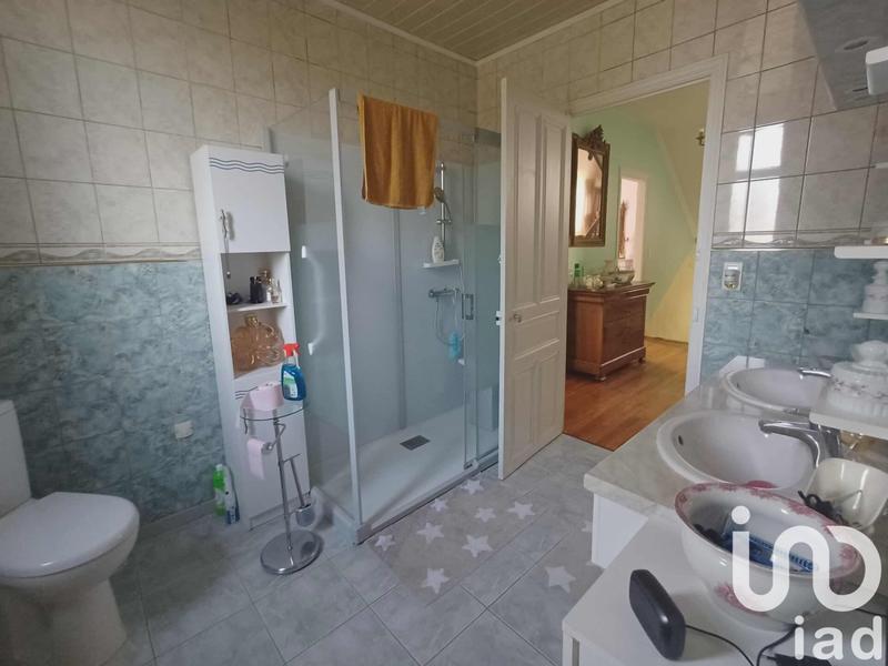 Maison - 241 m² - 8 pièces