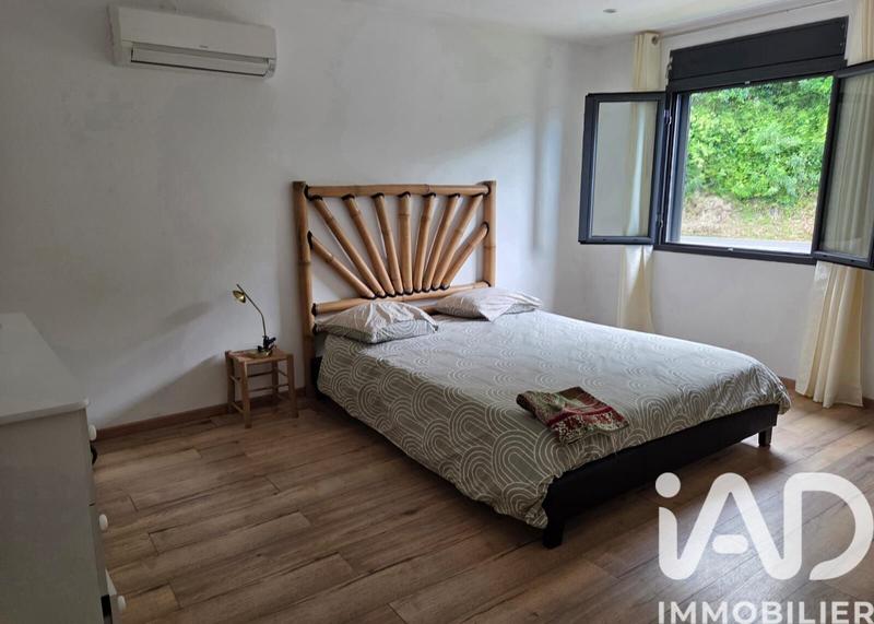 Maison - 422 m² - 12 pièces