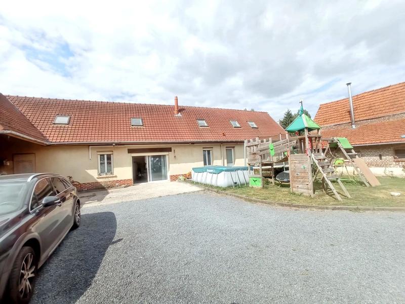 Maison - 223 m² - 9 pièces