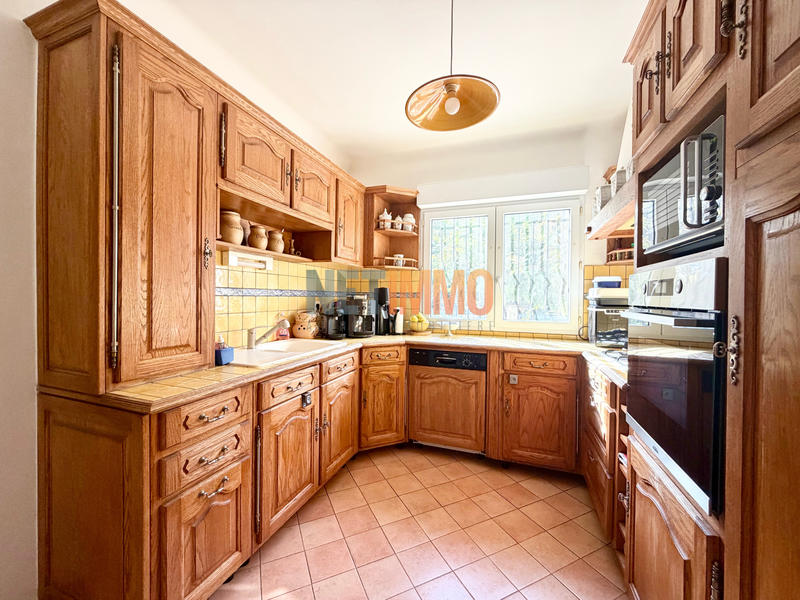 Villa - 168 m² - 6 pièces