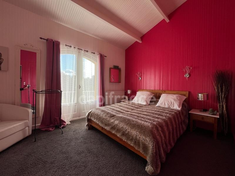 Propriété - 400 m² - 10 pièces