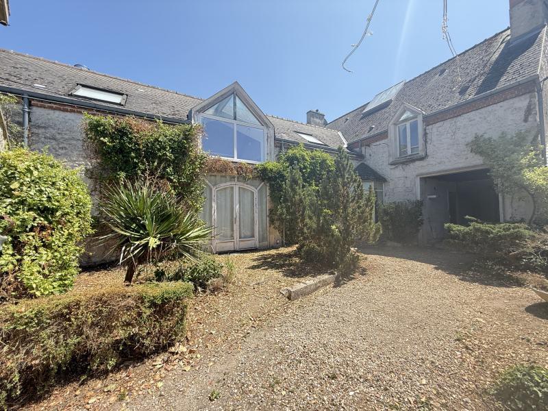 Maison - 210 m² - 11 pièces