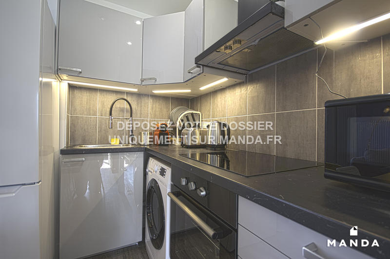 Chambre - 10 m² - 6 pièces