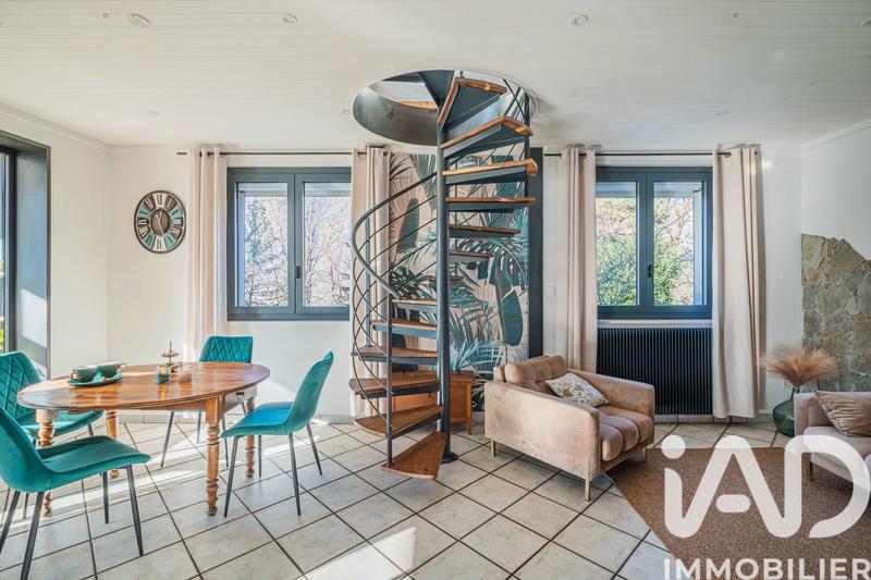 Maison - 196 m² - 6 pièces