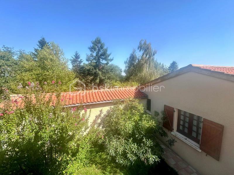 Maison traditionnelle - 148 m² - 9 pièces