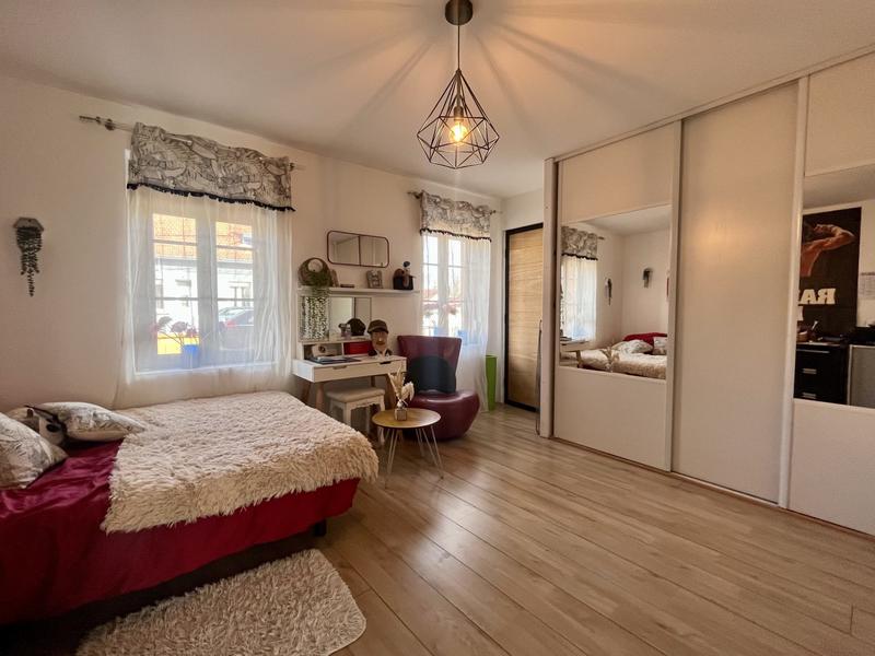 Maison traditionnelle - 140 m² - 6 pièces