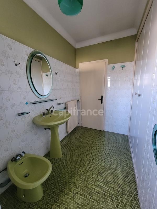 Maison - 182 m² - 8 pièces