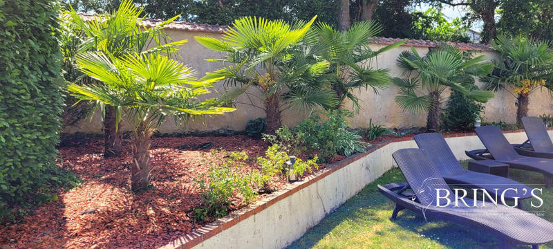 Maison - 222 m² - 9 pièces