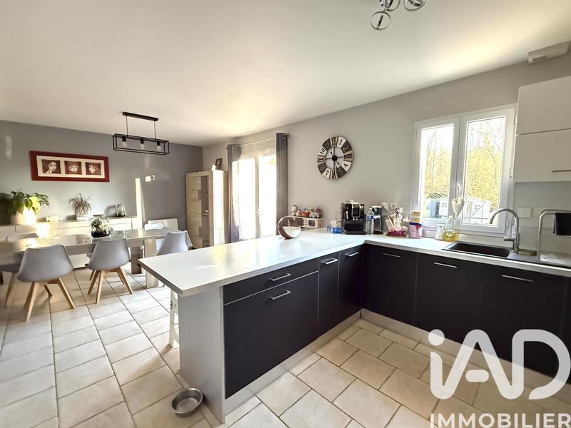 Maison - 93 m² - 5 pièces