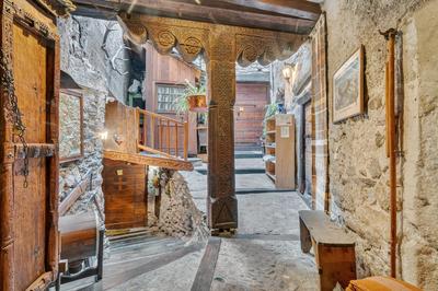 Maison - 438 m² - 12 pièces