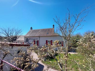 Maison - 201 m² - 7 pièces