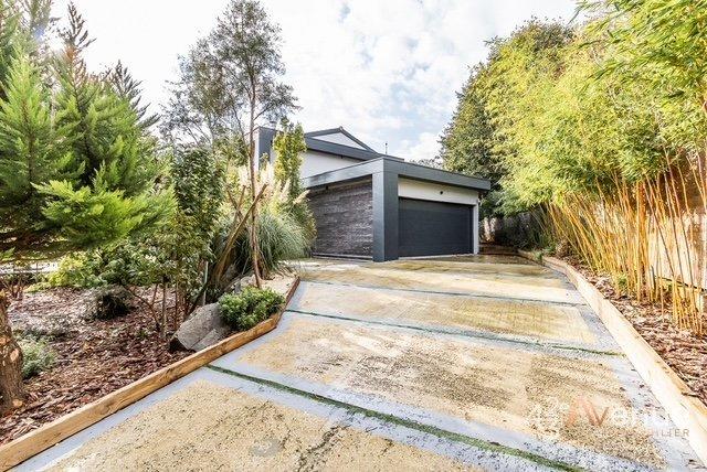 Maison - 250 m² - 8 pièces