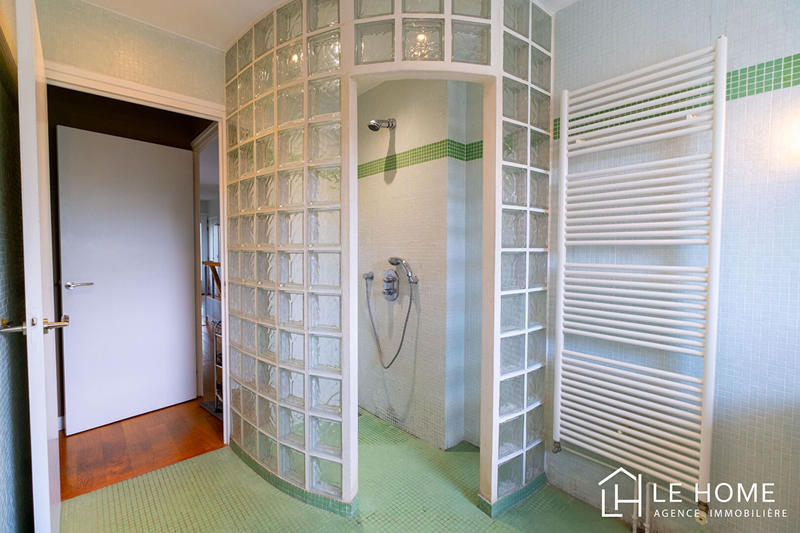 Maison - 195 m² - 8 pièces