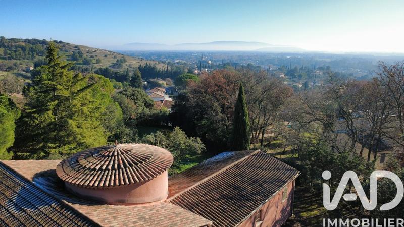 Maison - 210 m² - 6 pièces