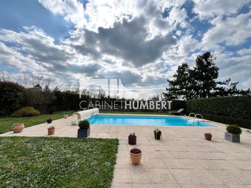 Maison - 214 m² - 7 pièces