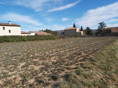 Terrain constructible - 790 m²