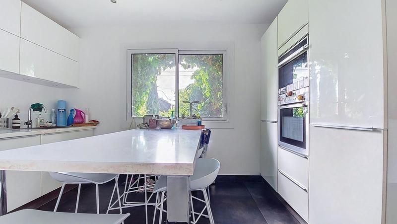 Maison - 194 m² - 6 pièces