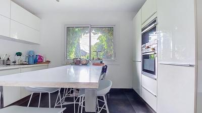 Maison - 194 m² - 6 pièces