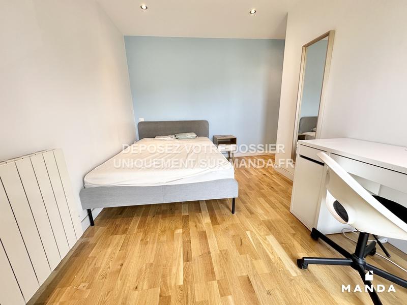 Chambre - 11 m² - 5 pièces