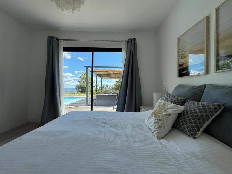 Maison - 187 m² - 7 pièces