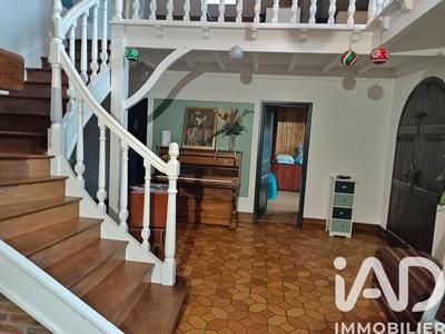 Maison - 377 m² - 10 pièces