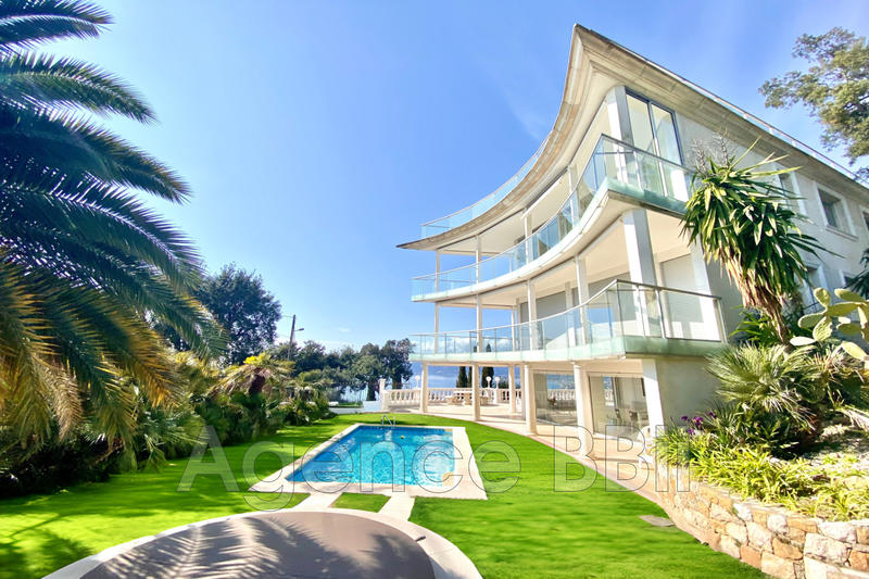 Villa - 320 m² - 6 pièces