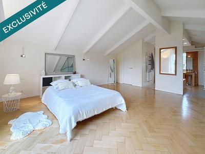 Maison - 271 m² - 9 pièces