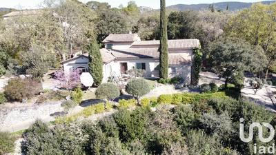 Maison - 219 m² - 5 pièces