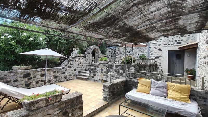 Demeure - 100 m² - 5 pièces