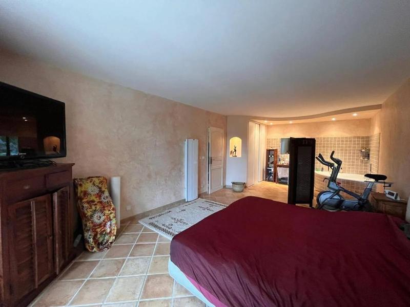 Villa - 241 m² - 7 pièces