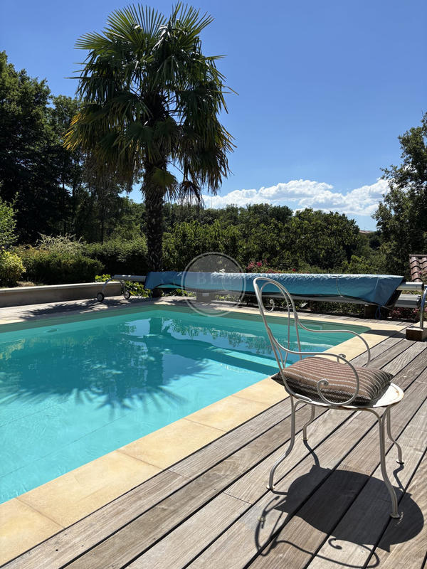 Bastide - 240 m² - 7 pièces