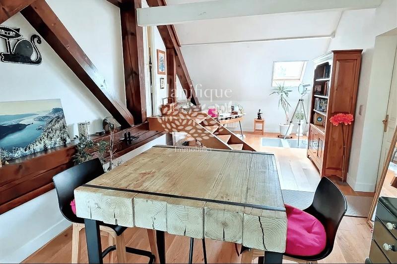 Propriété - 186 m² - 7 pièces