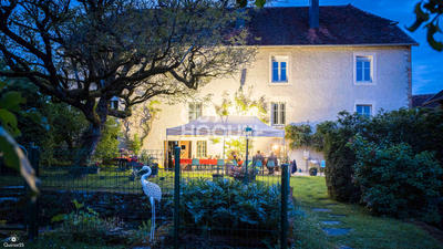 Demeure - 446 m² - 10 pièces