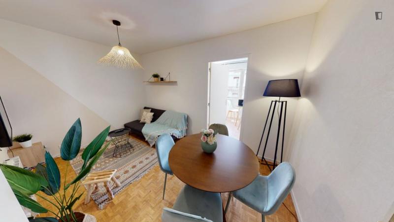 Chambre - 11 m² - 4 pièces