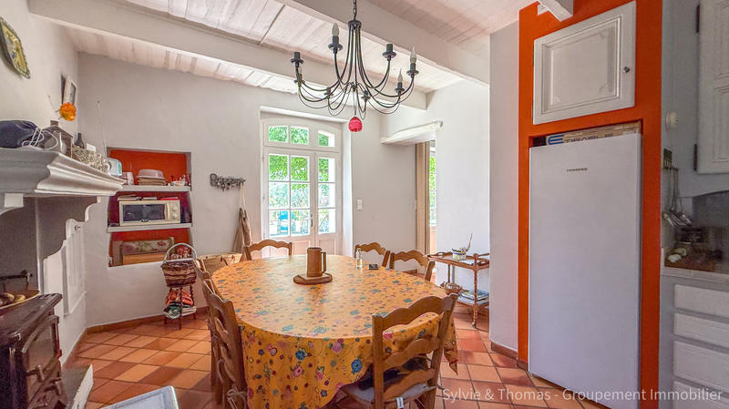 Mas - 327 m² - 8 pièces