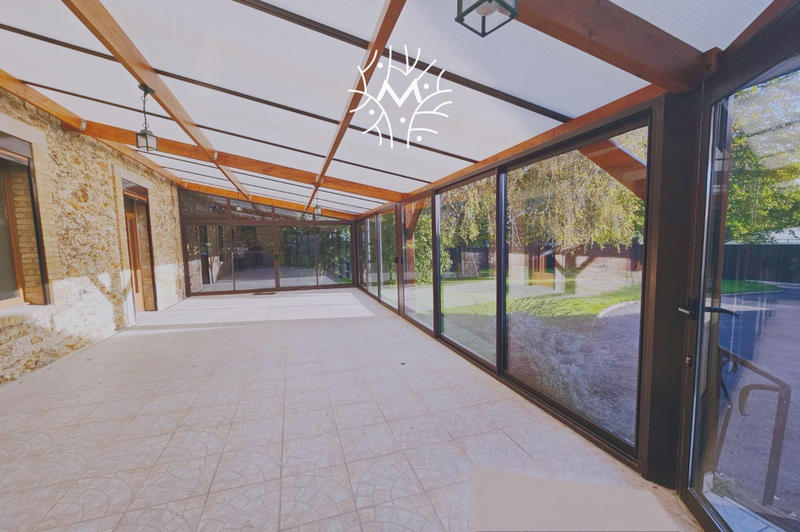 Maison - 208 m² - 9 pièces