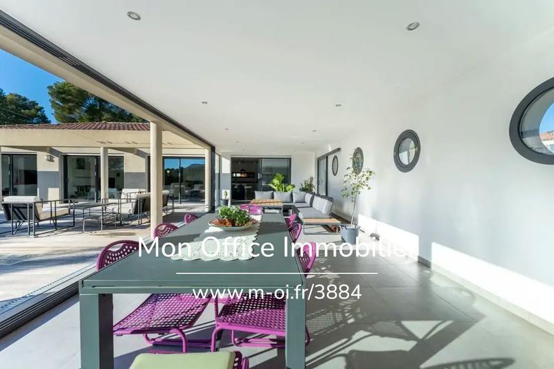 Villa - 212 m² - 7 pièces