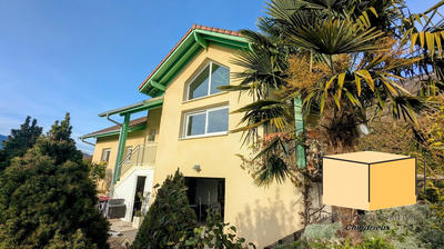 Maison - 97 m² - 5 pièces