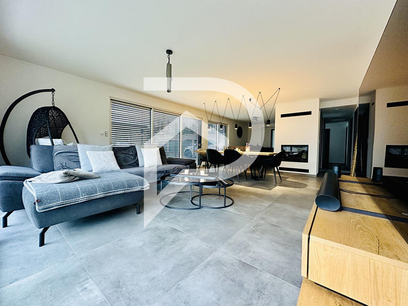 Appartement - 120 m² - 5 pièces