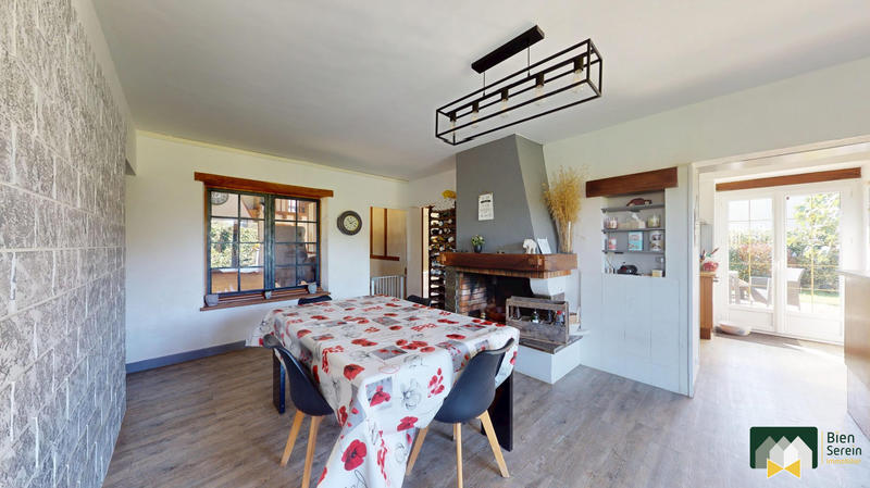 Maison - 256 m² - 10 pièces