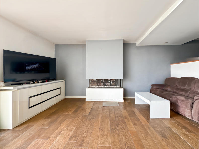 Maison - 239 m² - 11 pièces