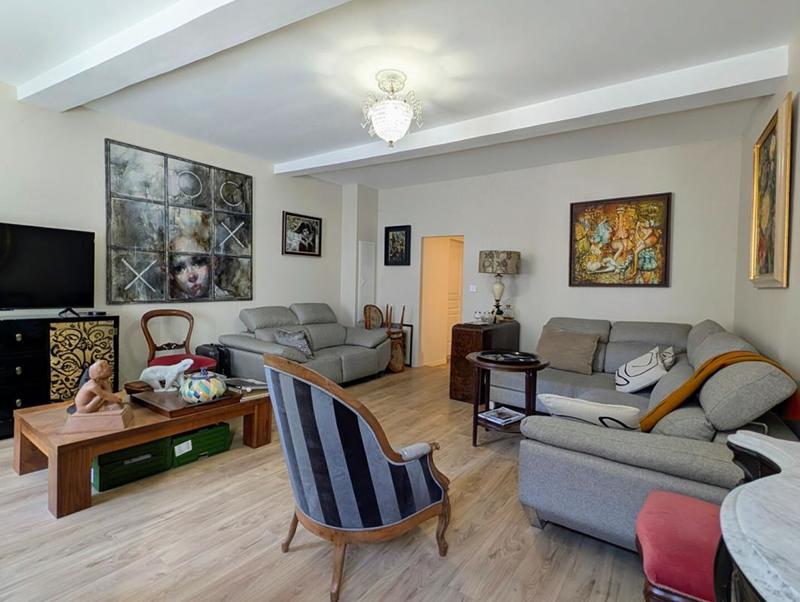 Immeuble - 175 m² - 6 pièces